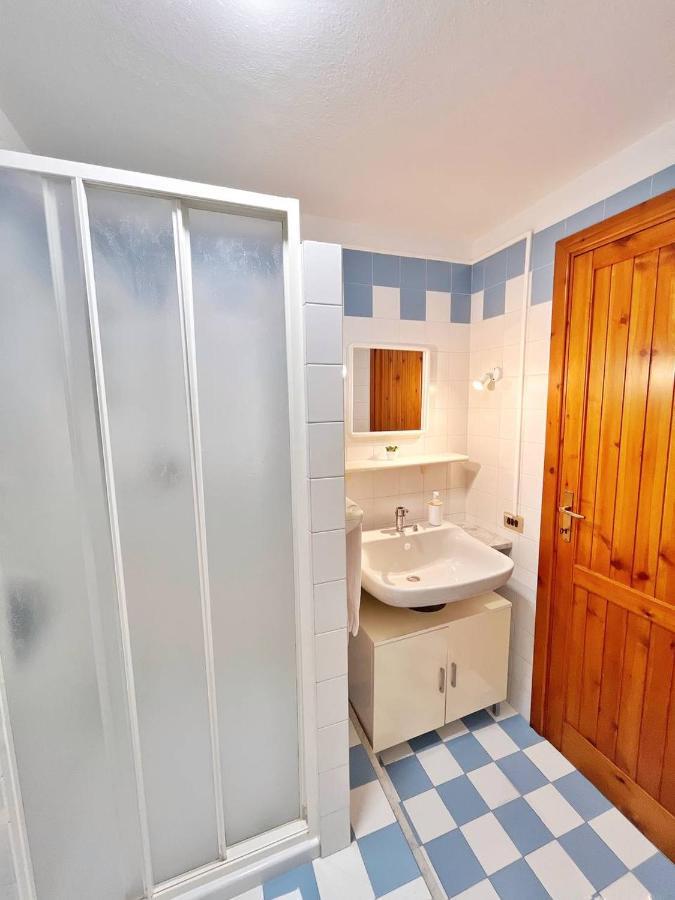 Domus Myoho Apartment Каляри Екстериор снимка