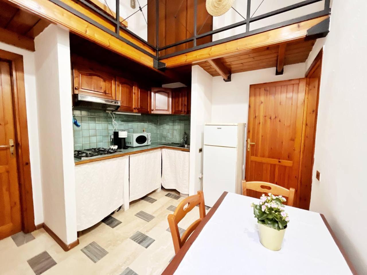Domus Myoho Apartment Каляри Екстериор снимка