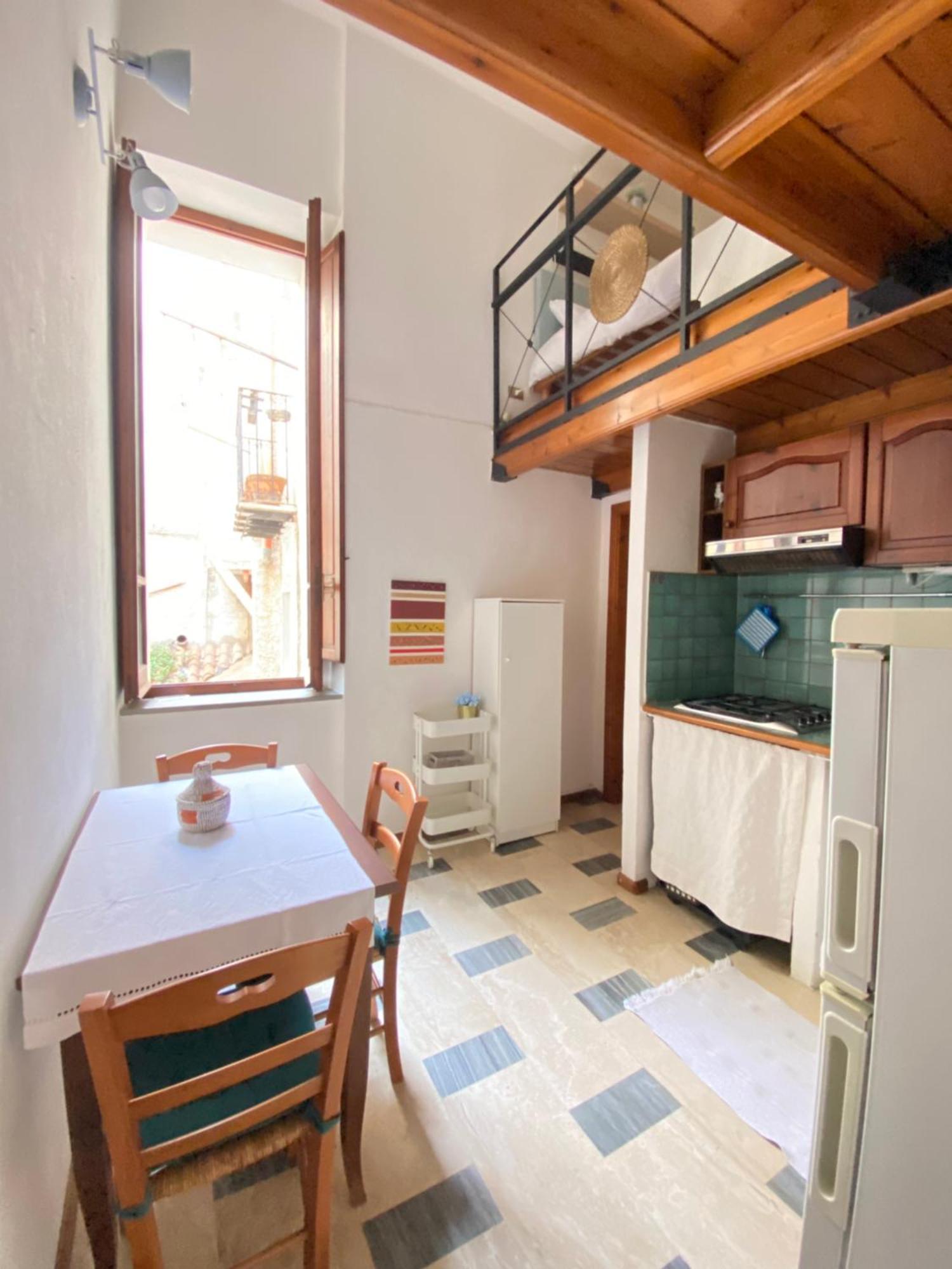 Domus Myoho Apartment Каляри Екстериор снимка